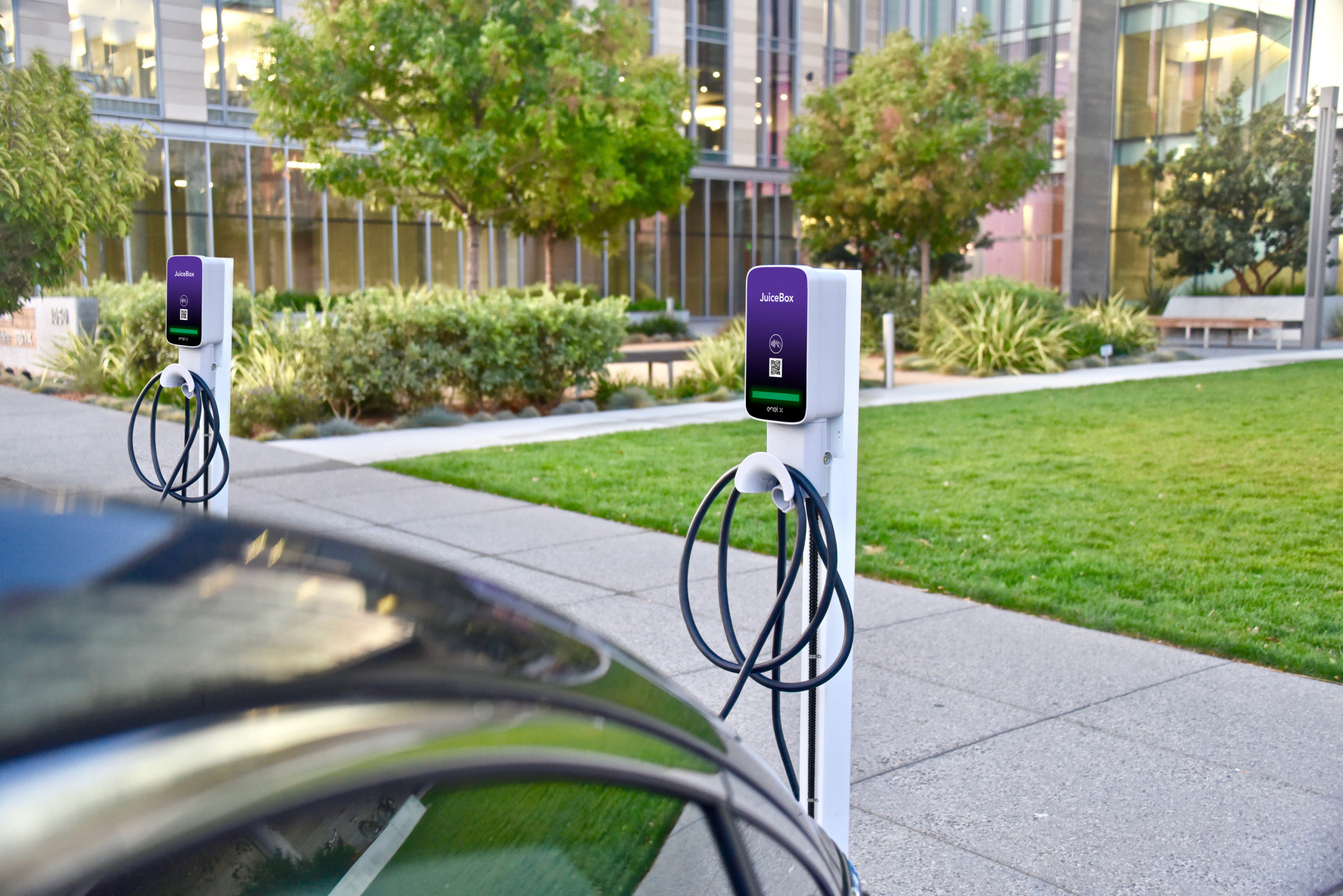 Commercial EV charging in Chicago